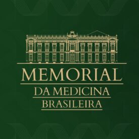 Logomarca do Memorial da Medicina Brasileira. Possui a fachada principal do prédio da Faculdade de Medicina da Bahia, com arquitetura em estilo eclético na parte superior, na cor dourada. Abaixo há o nome MEMORIAL DA MEDICINA BRASILEIRA também na cor dourada.