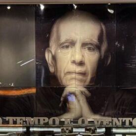 Fotografia em preto e branco de Erico Verissimo.