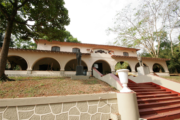 Vista da fachada do Museu do Café