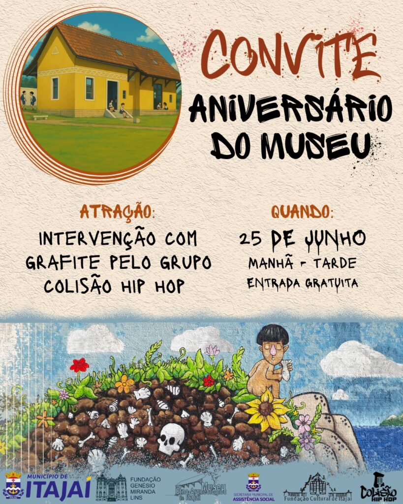 Encarte para divulgação do evento no museu. No lado esquerdo, em um circulo, há a imagem da estação ferroviária que abriga as exposições do museu, a fachada do prédio histórico em alvenaria e telhado em madeira, ao seu lado está descrito "Convite aniversário do museu". Abaixo encontra-se informações das atrações: ação especial e distribuição do bolo; e ao lado quando: 25 de junho, a partir das 15h00, entrada gratuita. Abaixo dessas informações há uma imagem colorida e animada representando o cotidiano de um sambaqui: a imagem de um indígena criança sentado sob um monte de terra que revela vestígios arqueológicos como conchas e ossos, e ao fundo o mar. No rodapé estão as logos institucionais