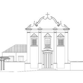 Desenho técnico da fachada do Museu em preto e branco. O desenho mostra a porta, janelas e ornamentos representados de forma detalhada. Em volta do edifício há uma representação dos muros.