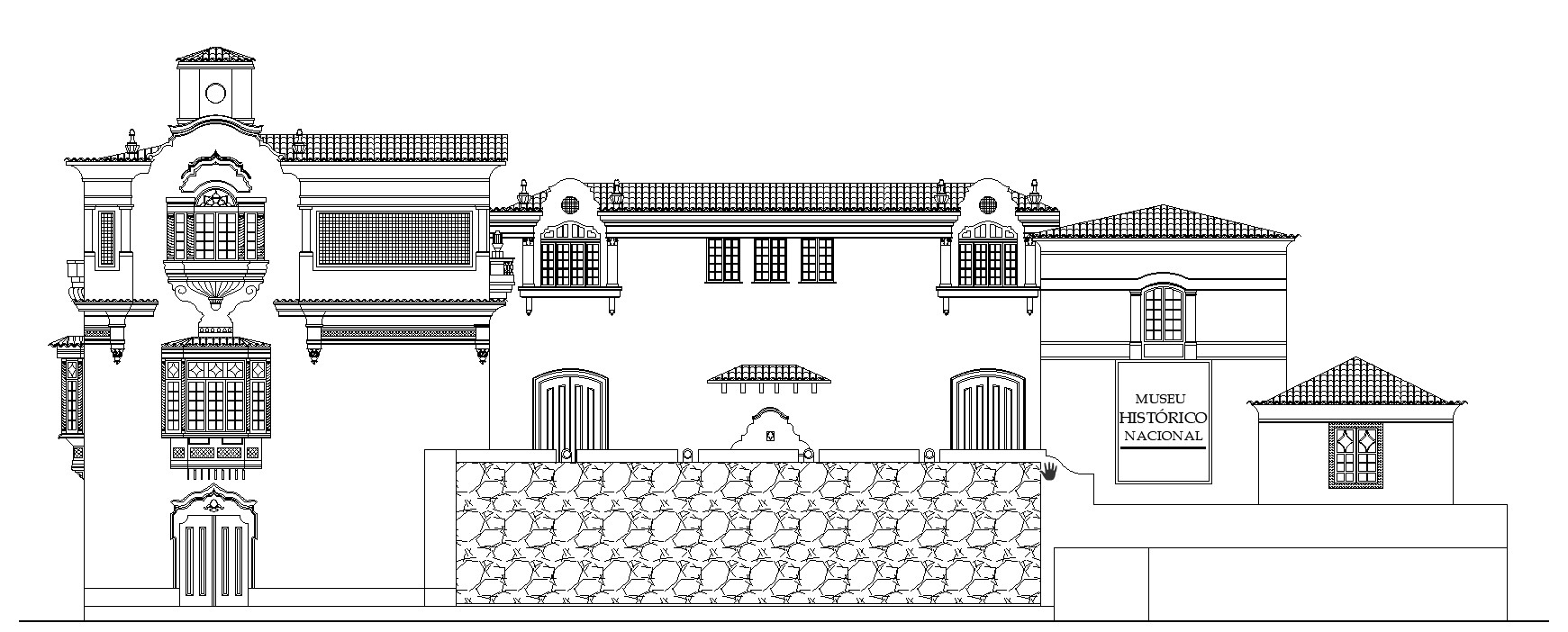 Desenho técnico da fachada do Museu, com destaque para o conjunto de edifícios, suas diferentes alturas e detalhes. Observa-se que a fachada apresenta estética bastante ornada, típica do estilo neocolonial. No lado direito do desenho, há uma inscrição que diz "MUSEU HISTÓRICO NACIONAL".